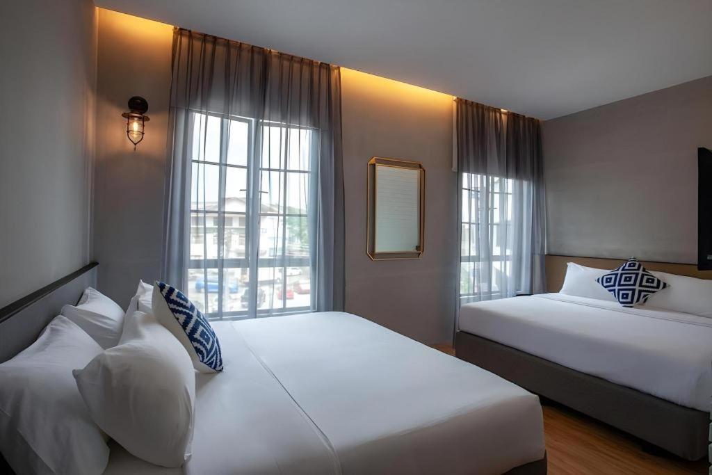Atelier Hotel Джохор-Бару Экстерьер фото